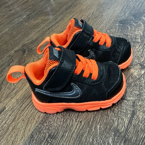 2c Nike - Picture 2 of 8